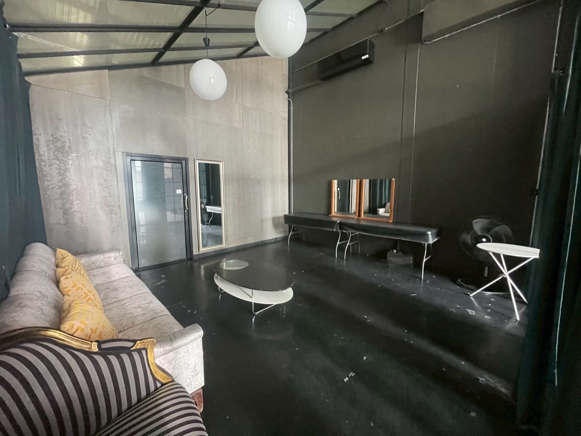 Dressing Room 4